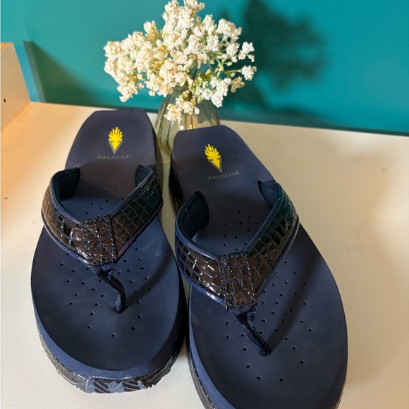 Volatile Mini Croco Dark Blue Sandals Flip Flops with Textured Strap - Picture 2 of 9